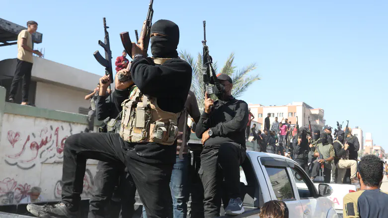 Report: Hamas still has 30,000 armed terrorists, is rebuilding its arsenal