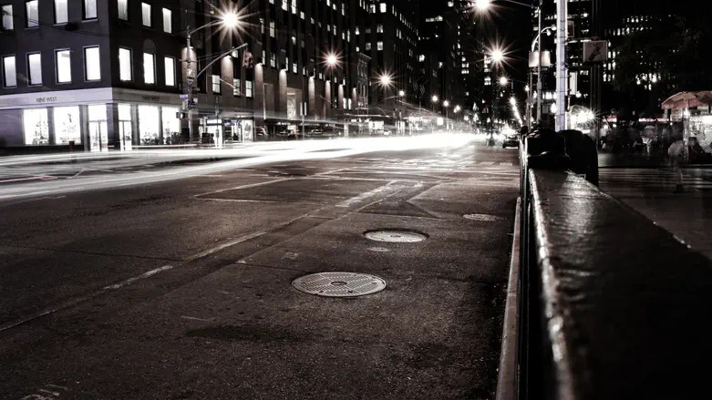Mystery in the sewers: Two arrested near Netanyahu’s NYC hotel