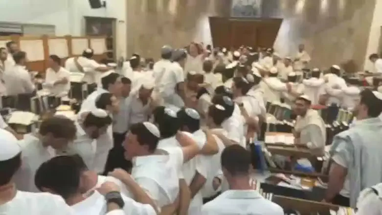 Watch: Yeshiva students end Yom Kippur with song and dance