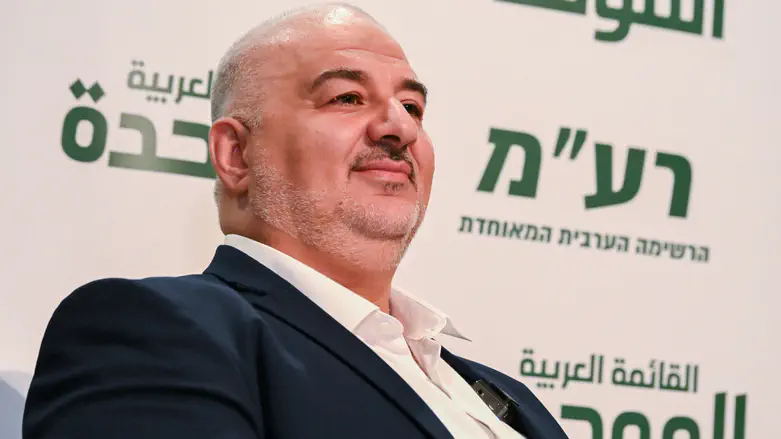 Poll: Most Israelis support disqualification of Arab parties