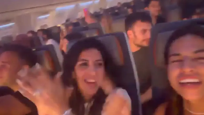 After the drama in the air: Israeli passengers land in Israel