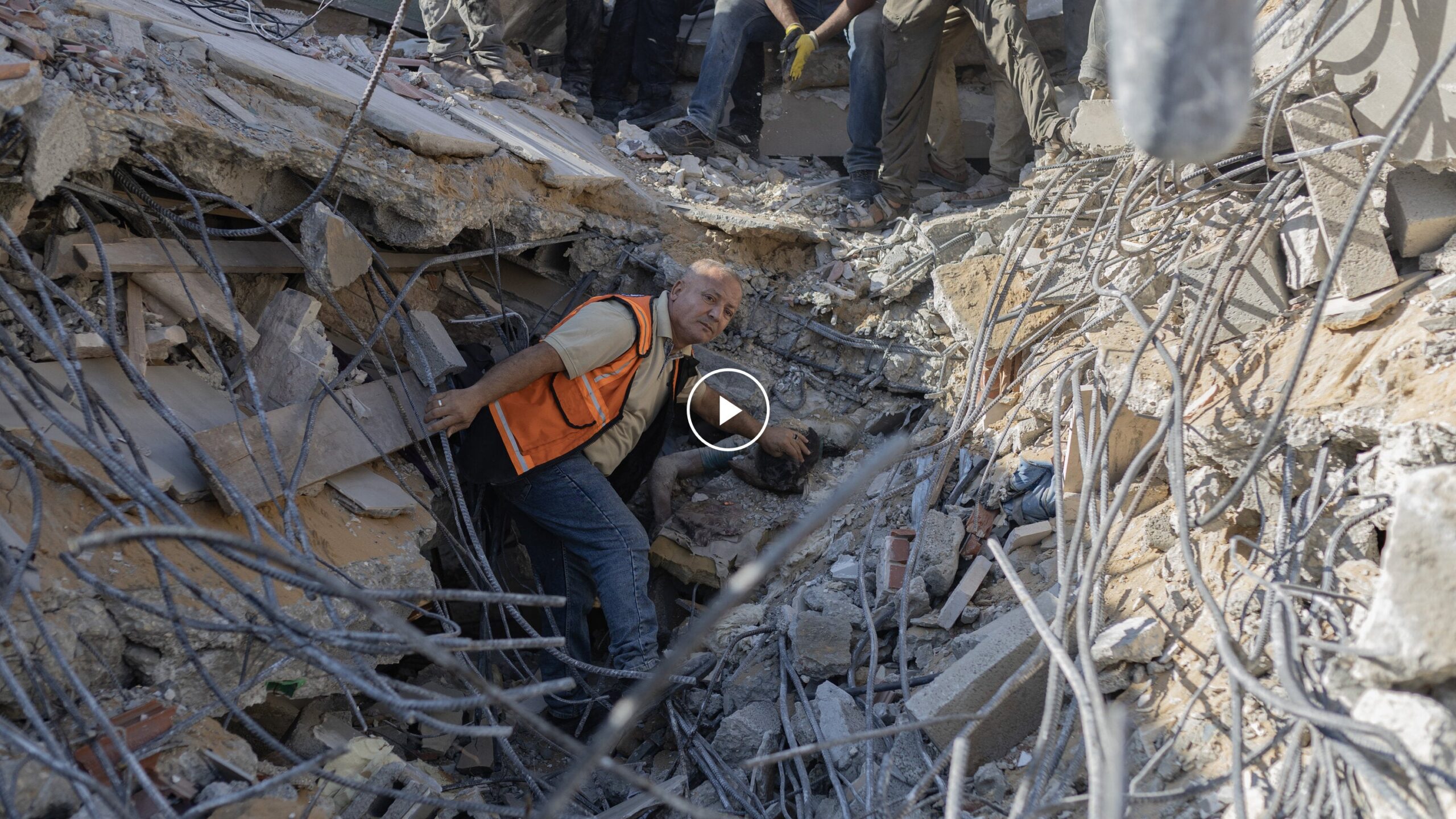 The Deadly Choice Facing Many Gazans, and a New Disclosure of ‘Concerning’ A.I. Behavior