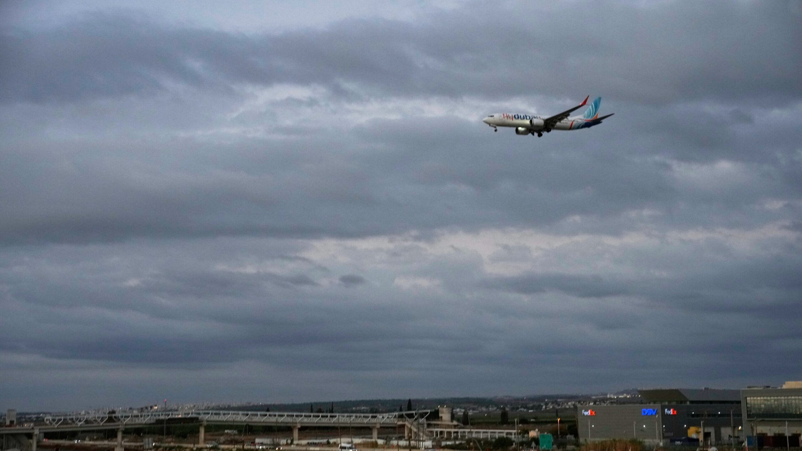 A Bloody Attack on a FlyDubai Plane Headed to Israel, and a Terrifying Plunge