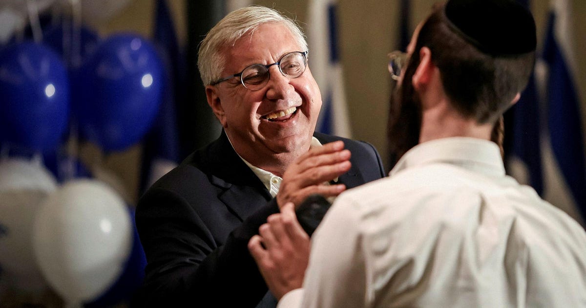 Netanyahu reportedly eyes far-right commentator as next communications minister