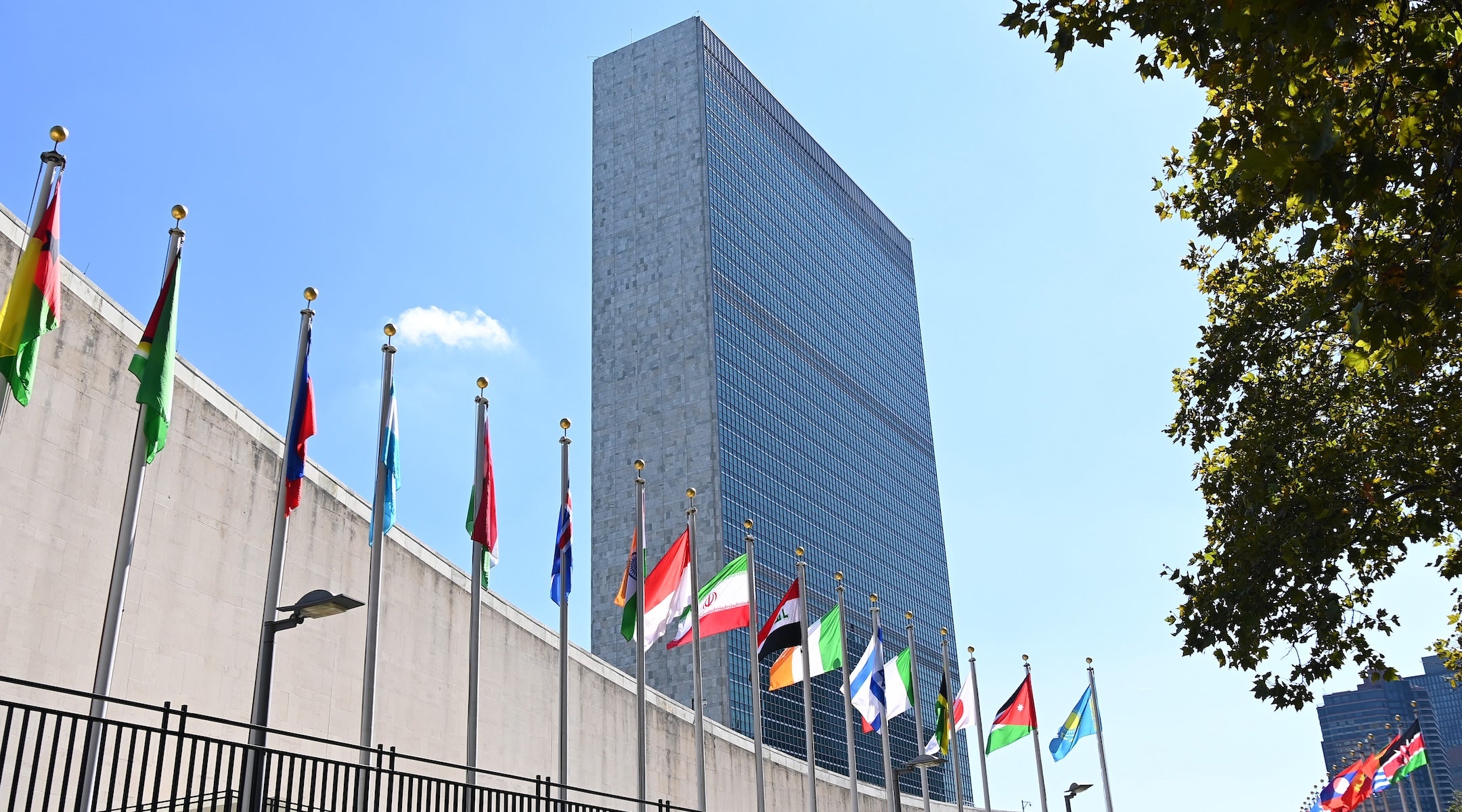 Jewish groups rally outside UN against antisemitism