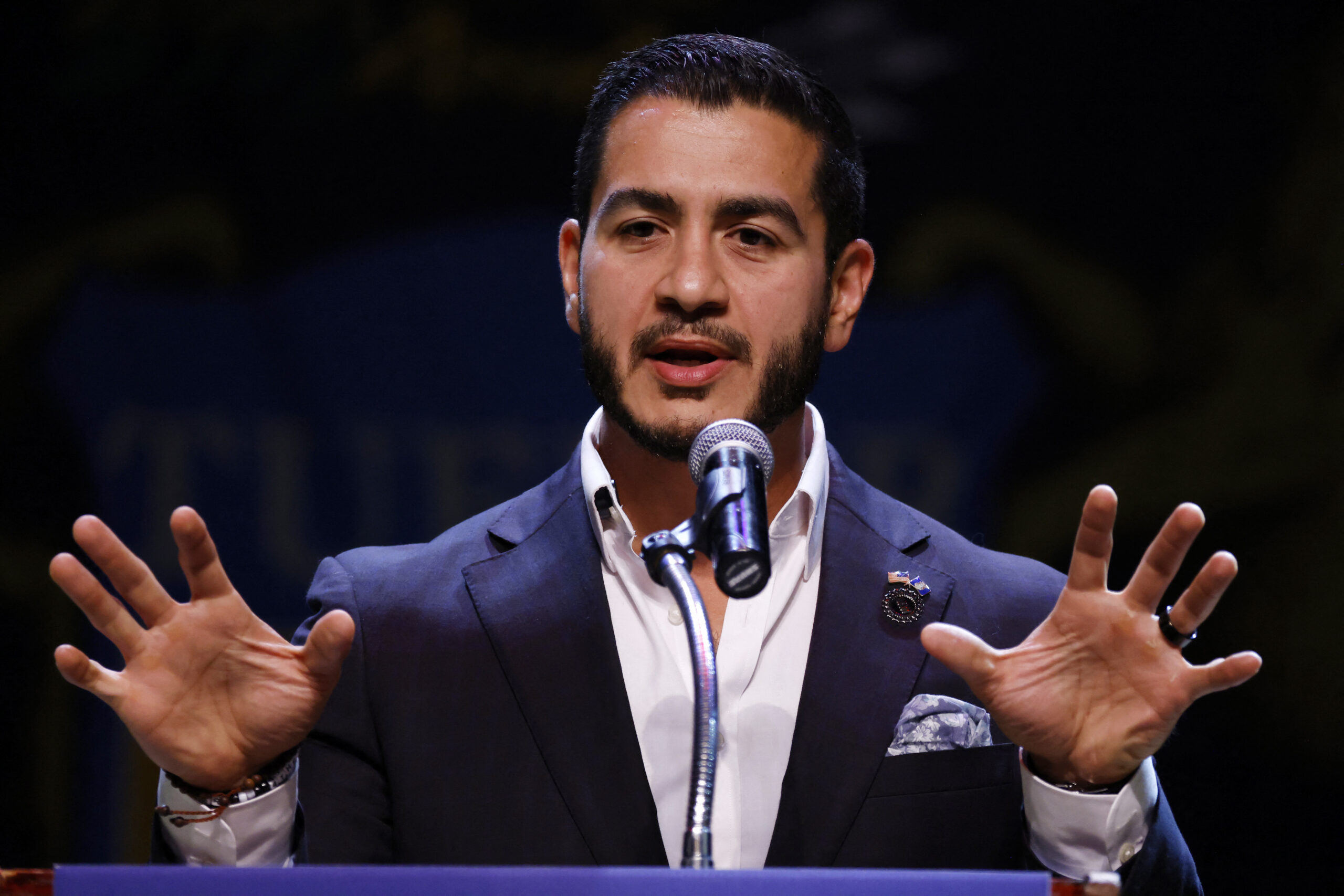 El-Sayed, behind closed shul doors