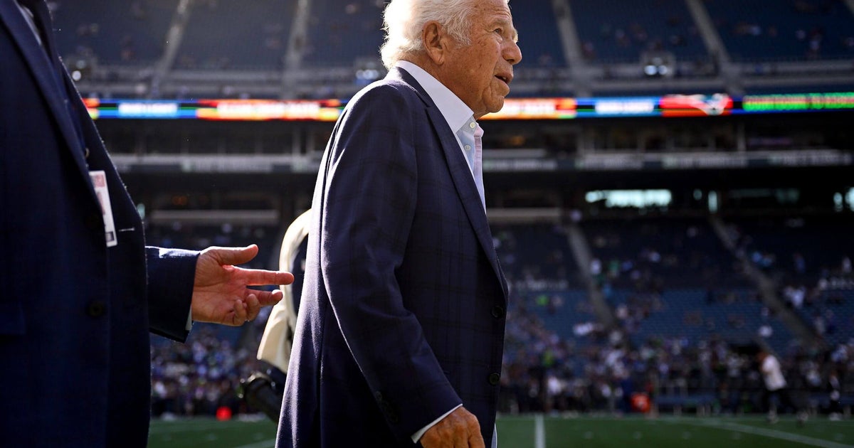 Patriots owner Robert Kraft pledges $2 million donation after Macklemore outcry