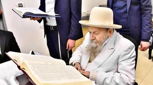 ‘The elder of the Kabbalists’: Leading Kabbalah scholar Rabbi David Batzri dies at 85