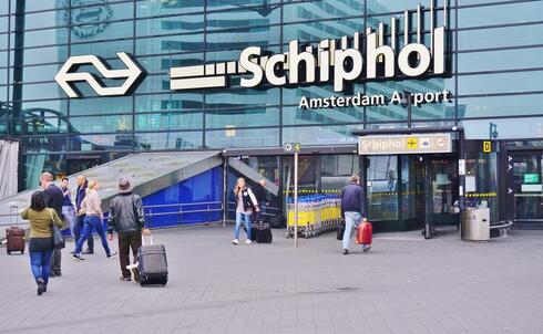 Israel warns travelers to Netherlands of ‘long, invasive’ checks under settlement-goods ban