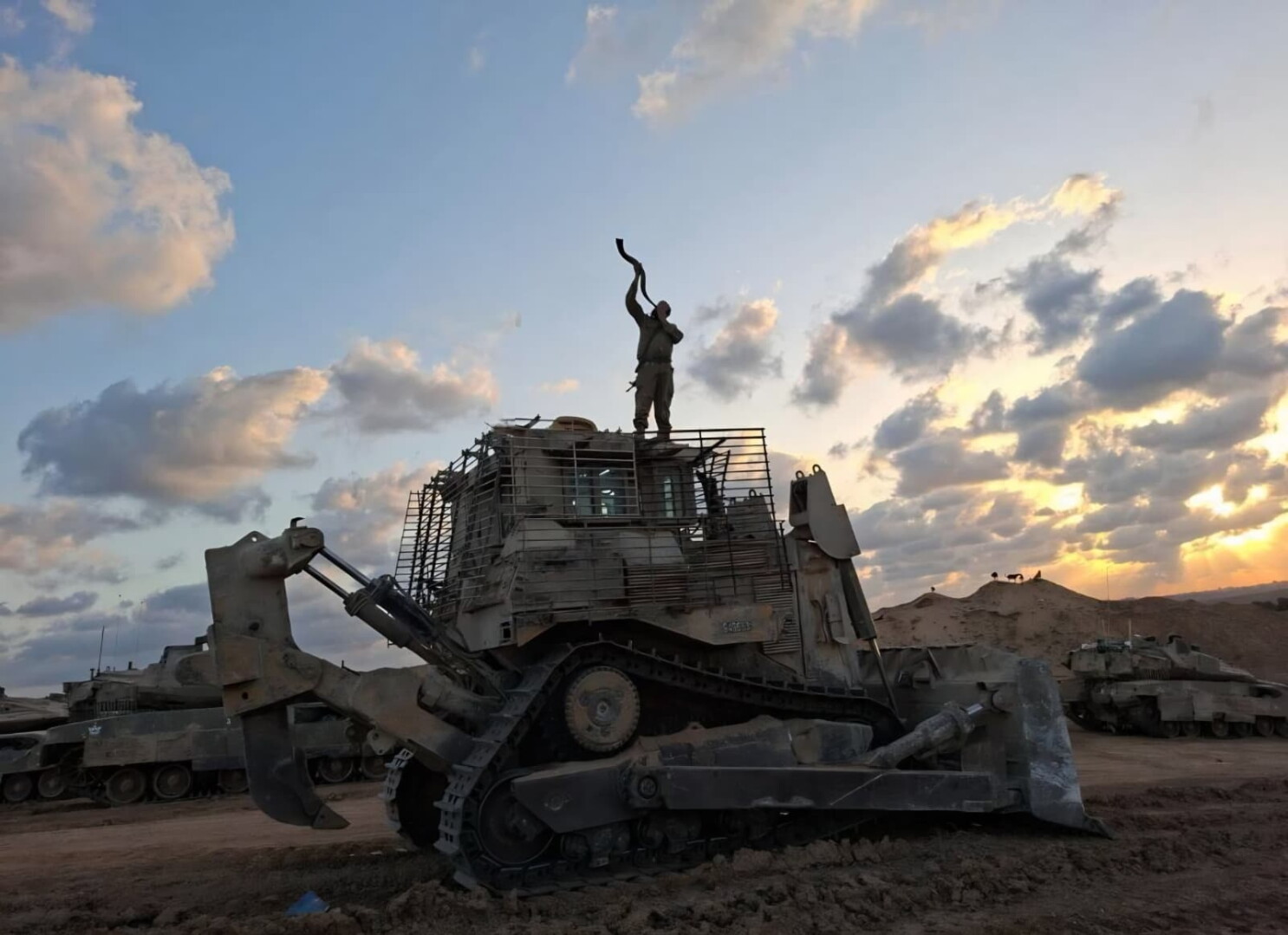 ‘A new year begins for everyone’: IDF marks High Holidays behind enemy lines – EJP