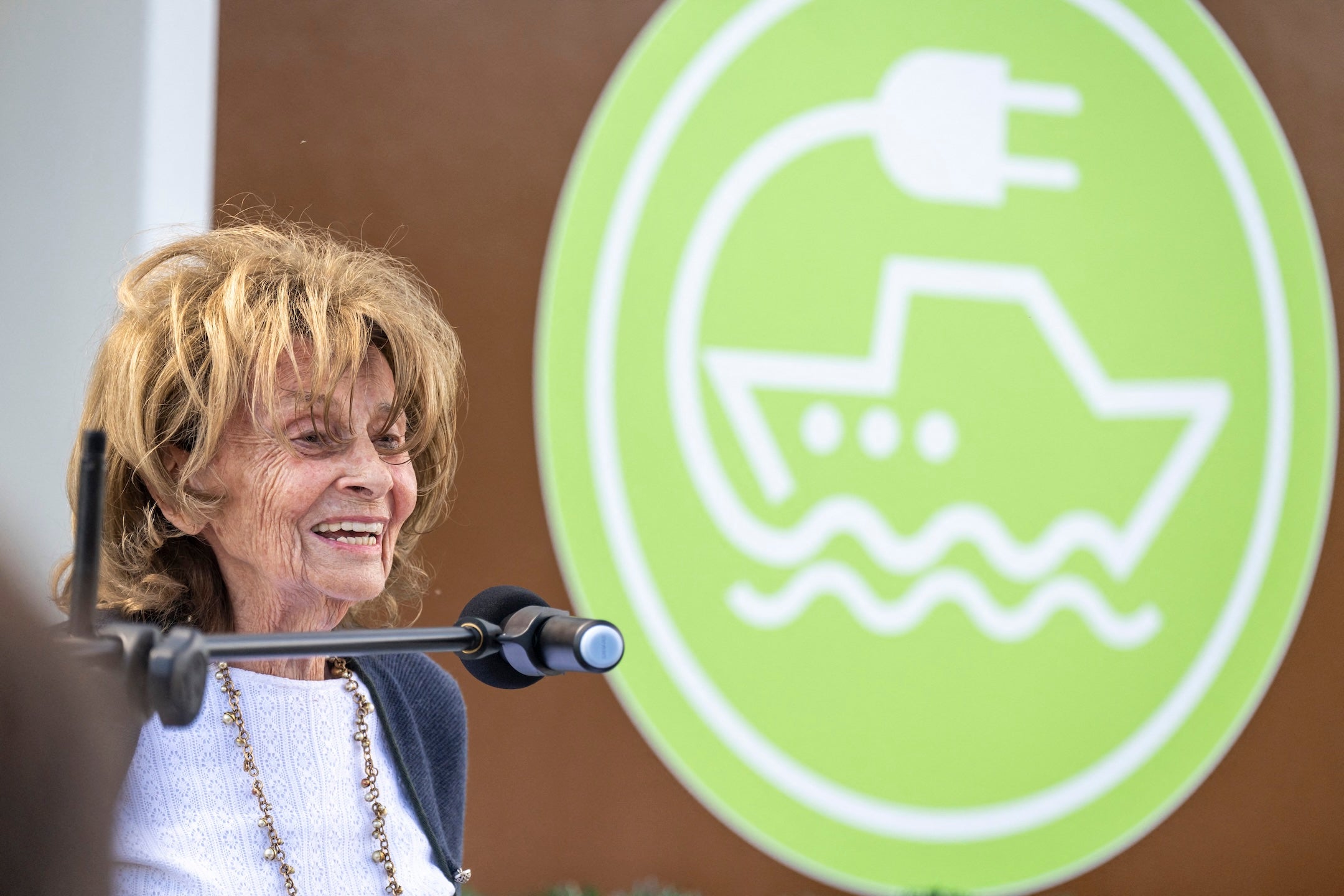 Police investigating threats against prominent Munich Holocaust survivor and AfD opponent