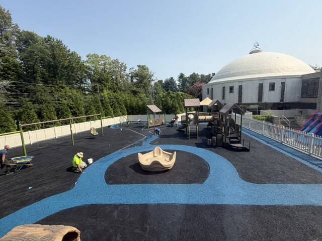 Main Line Reform Temple-Beth Elohim Cuts Ribbon on New Playground