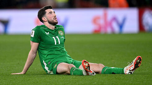Finn Azaz’s Israeli roots put Ireland star at center of storm before Israel match