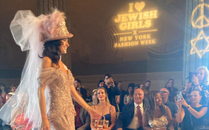 ‘I Love Jewish Girls’: Historic Runway Show for New York Fashion Week Centers on Jewish Identity, Pride