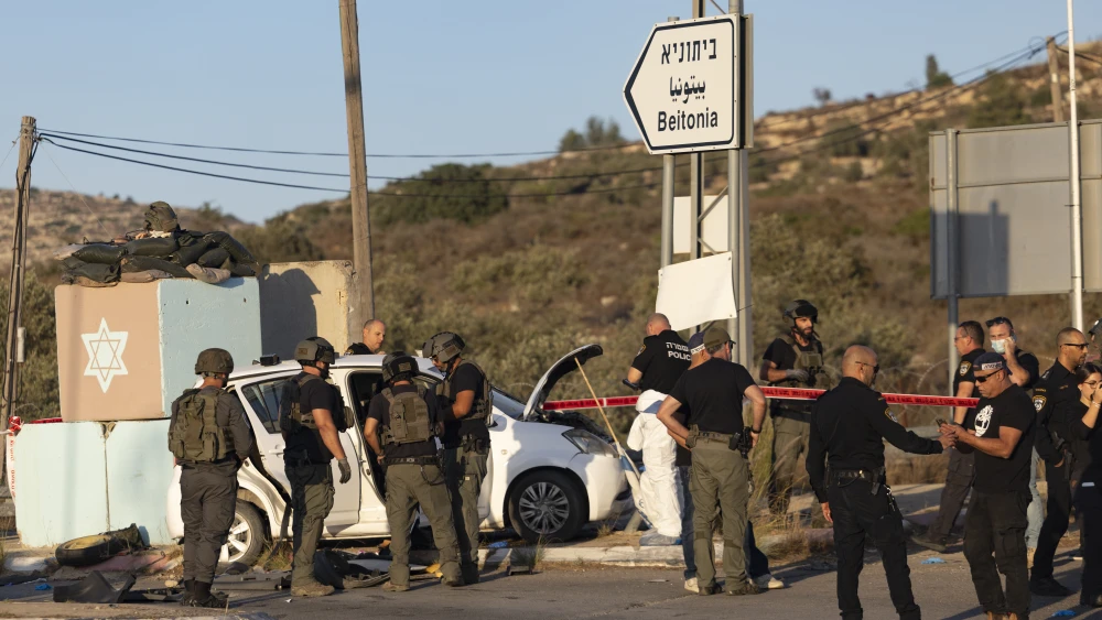 Son of Israel’s Ambassador to US in ‘Very Serious Condition’ After Terror Attack
