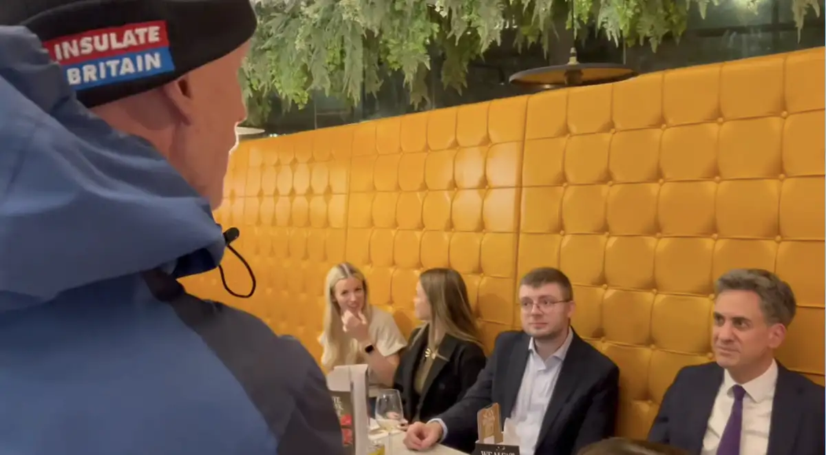 Miliband confronted by pro-Palestine Action activist in Pizza Express at Labour conference