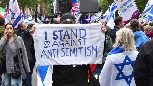 ‘I wish I hadn’t been born Jewish’: British students hide identity amid antisemitism