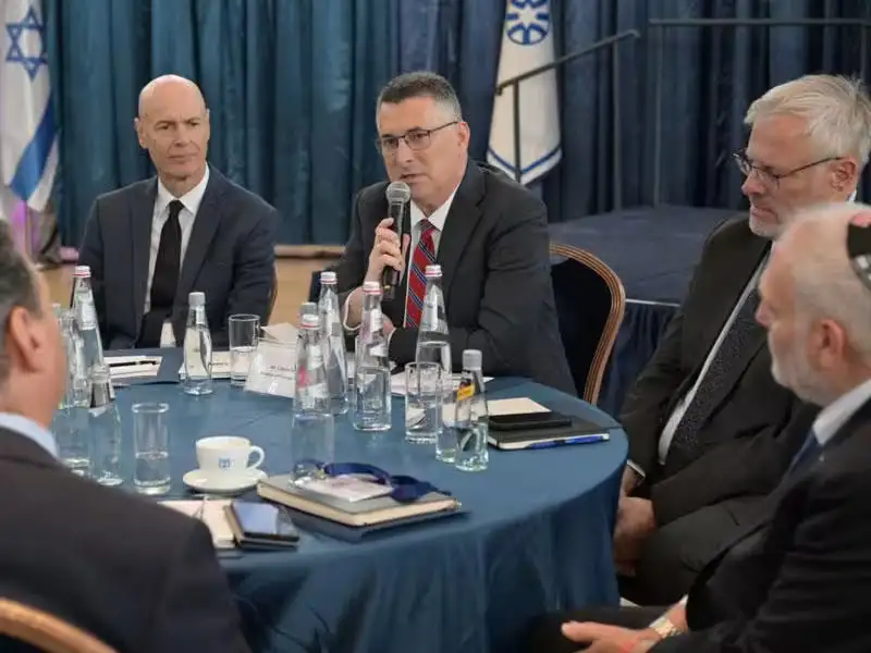 More than 50 communal groups, including Board and JLC, sign declaration that Zionism is ‘part of Jewish identity’