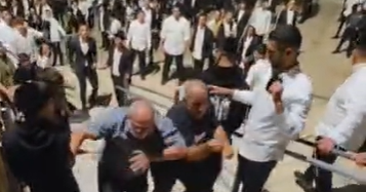 Haredi teens filmed beating Palestinians near Jerusalem’s Old City