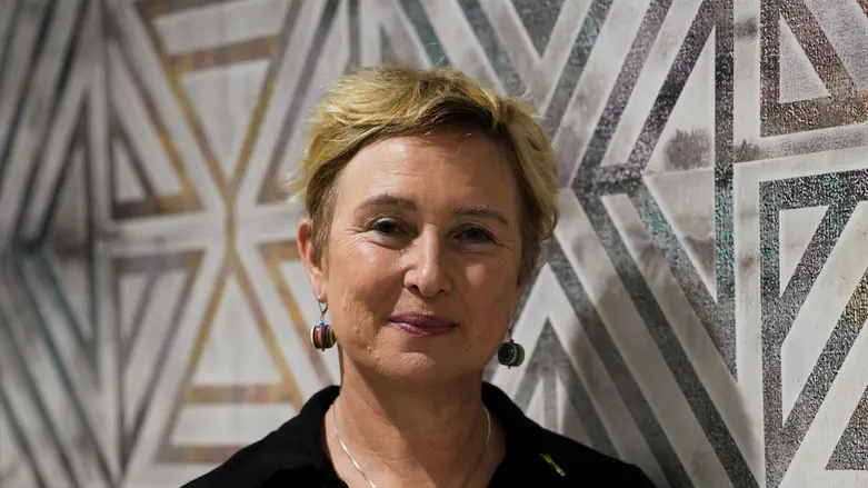 Hostage’s mother accuses IDF commander of failing to save her son