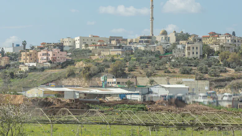 Manhunt for masked suspect in IDF uniform near Kafr Qara