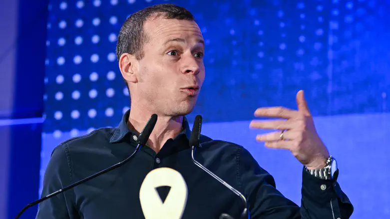 Amit Segal challenges Avi Gil’s October 7 account: You can’t have it both ways