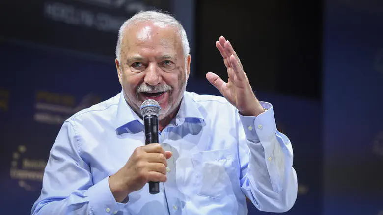 Report: Liberman cuts off contact with opposition bloc leaders