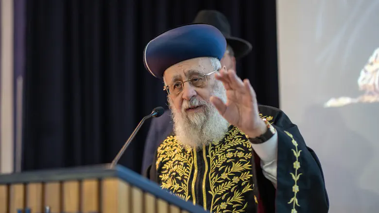 Rabbi Yitzhak Yosef slams media: They are the draft evaders