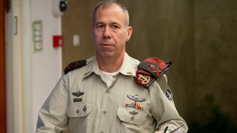 From 3:55 to 6:40 a.m.: Former military sec. reveals what happened before the Hamas attack