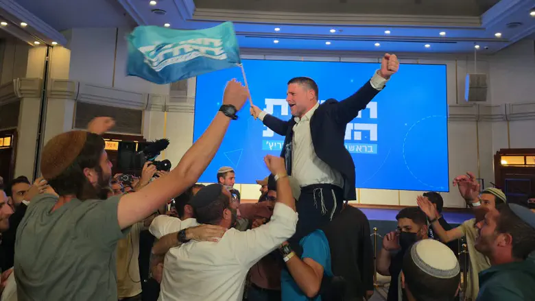 Smotrich welcomed with dancing: Jewish communities will be established in Gaza