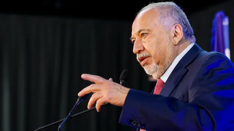 Liberman draws red lines: No Netanyahu, haredim or Arab parties