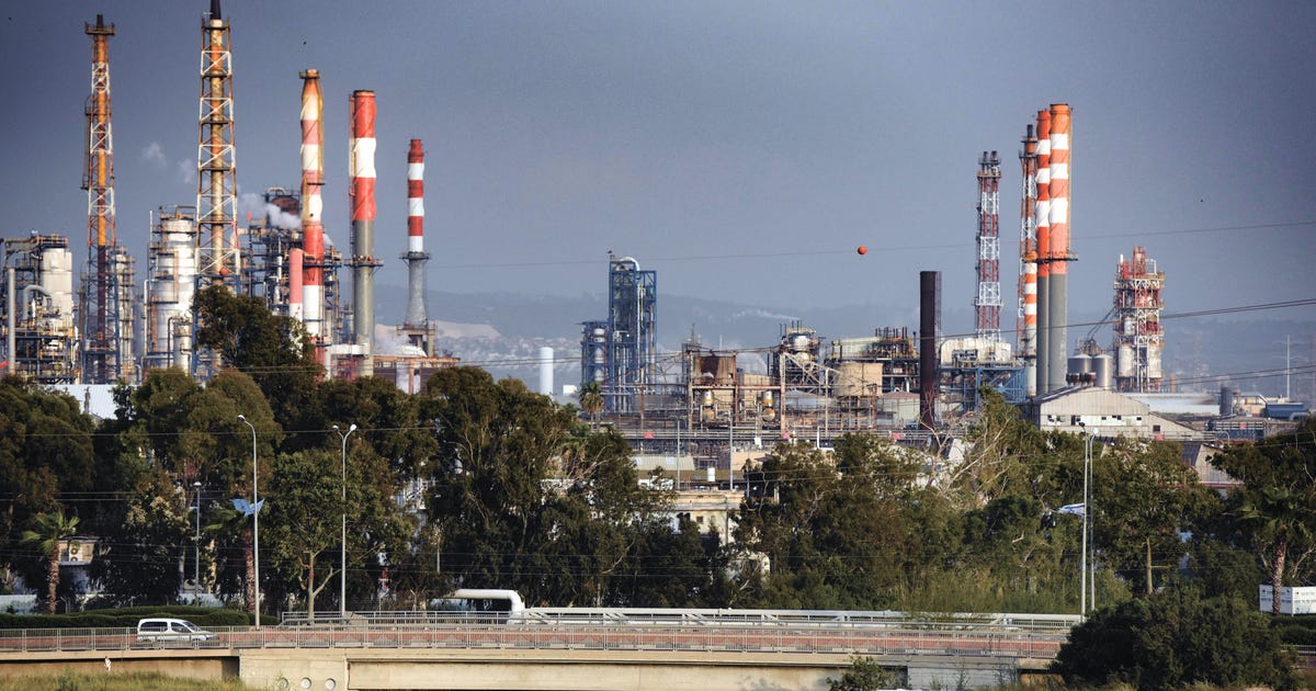 Two schools cancel classes after toxic fumes detected near Israel’s largest oil refinery