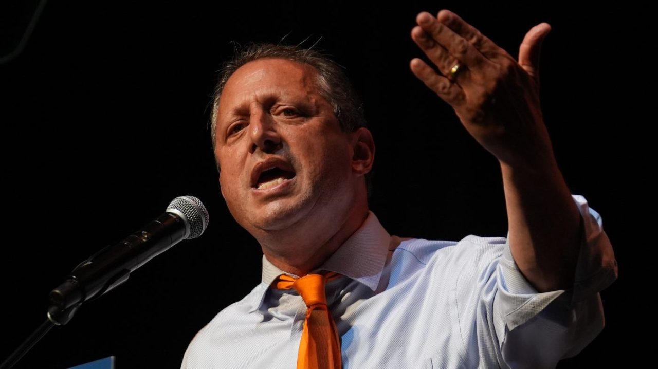 Congressional candidate Brad Lander says he was detained by IDF in West Bank