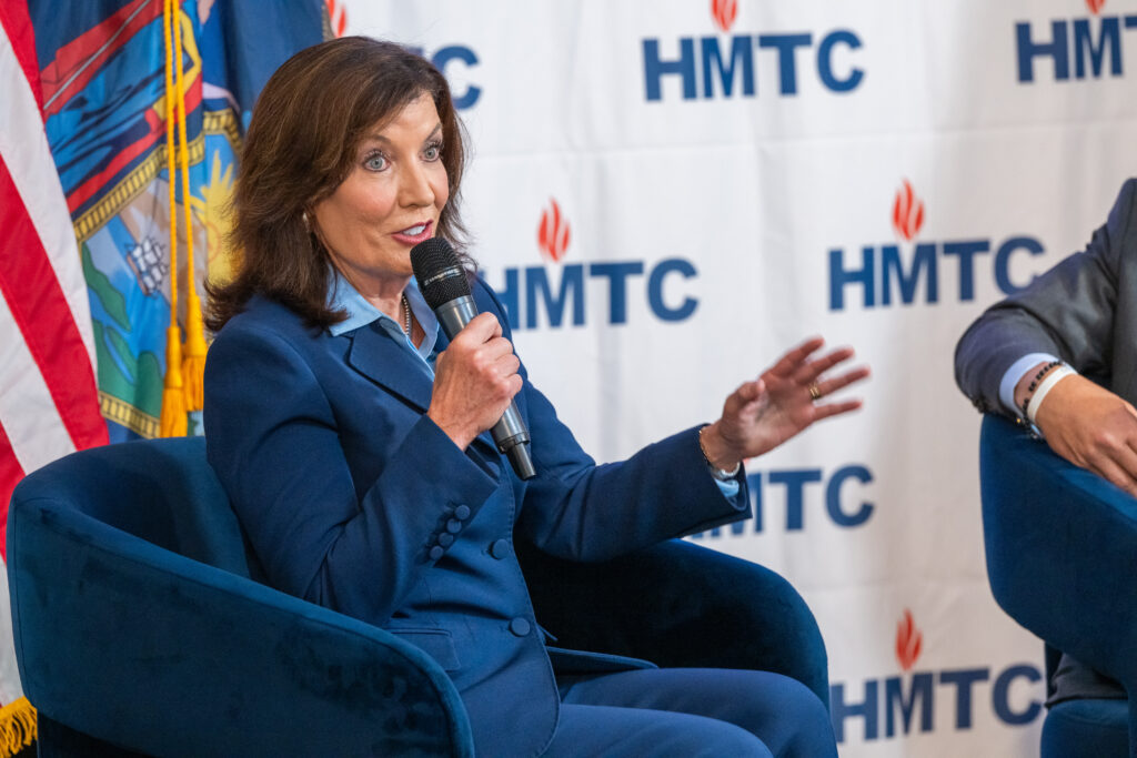 Hochul names 19-member panel to create NY Holocaust memorial – EJP