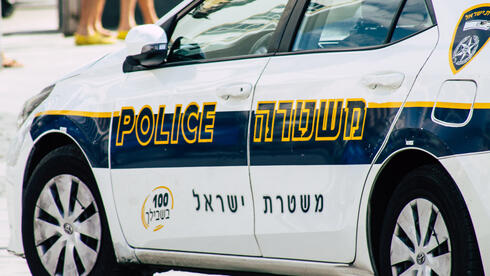 Central Israel mayor, wife among 24 suspects in cash-for-contracts corruption probe 17 arrested