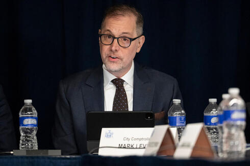 New York City’s Jewish comptroller promised to invest in Israeli government bonds, but now he’s backtracking