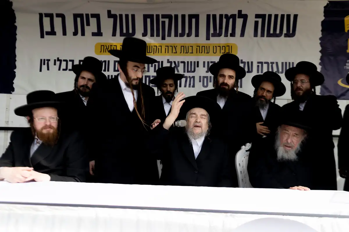 Netanyahu criticises detention of over 40 yeshiva students at Ben-Gurion Airport over draft evasion