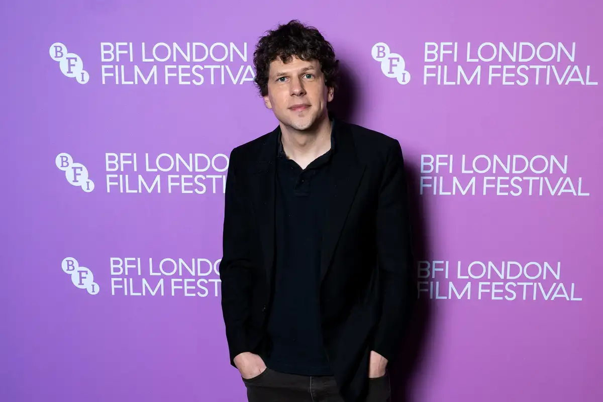 Jesse Eisenberg celebrates ‘outsider perspective’ of being an Ashkenazi Jew after ‘The Debut’ smash hit