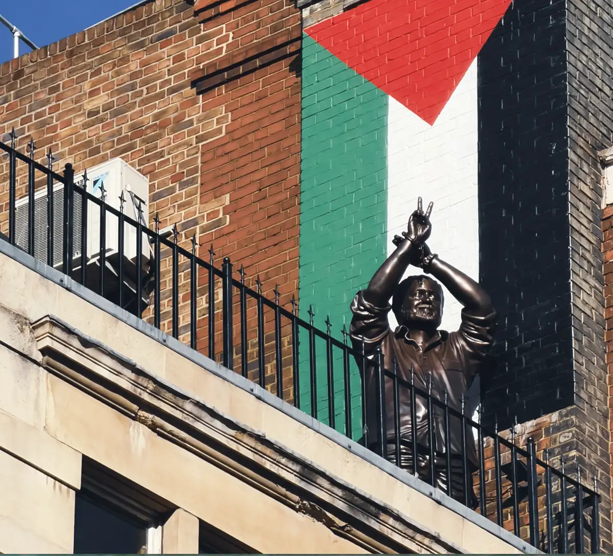 Statue of convicted Palestinian terrorist Marwan Barghouti on London roof