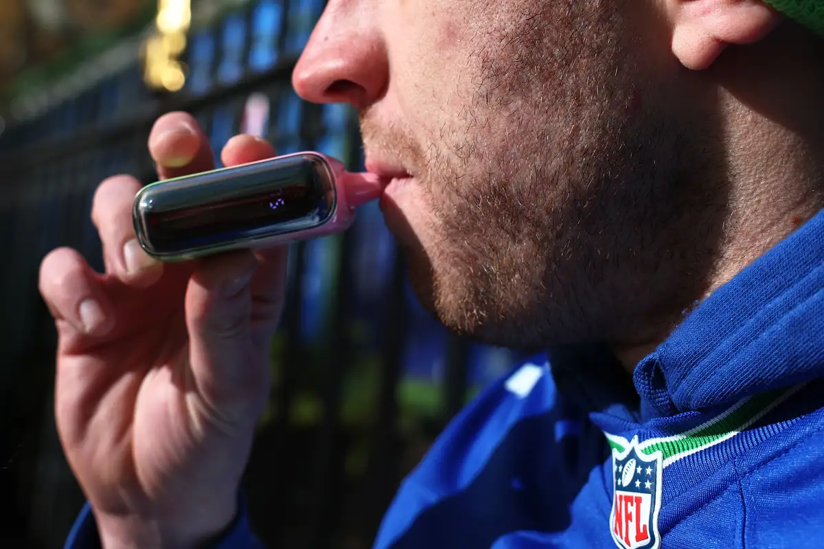 Vaping for just a few days is enough to damage lungs, say researchers