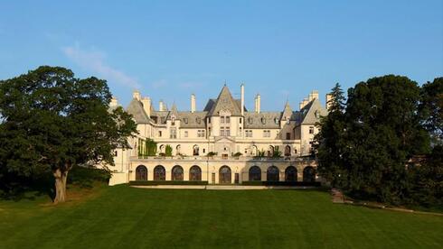 Antisemitism and attempted murder: New York castle built by Jewish banker sells for half its value
