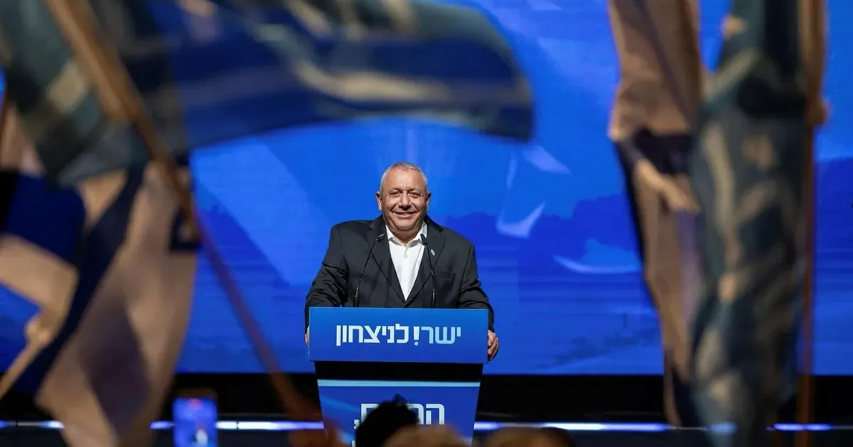 ‘Netanyahu will stop at nothing to stay in power,’ Eisenkot warns in final rally