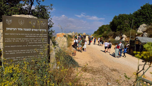 For first time since war began, Israelis return to once-dangerous Lebanon border lookout